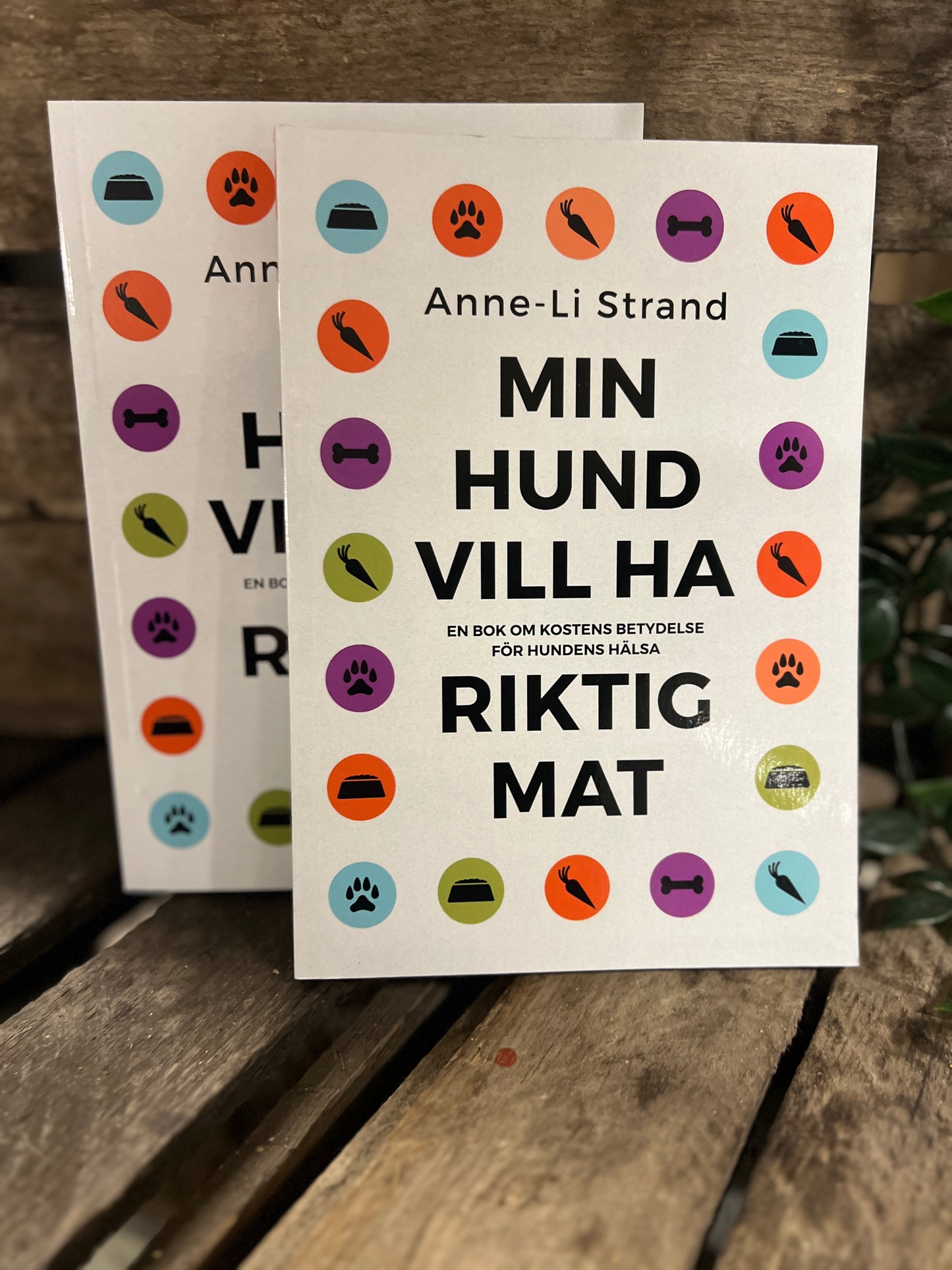 BOK "Min hund vill ha riktig mat"